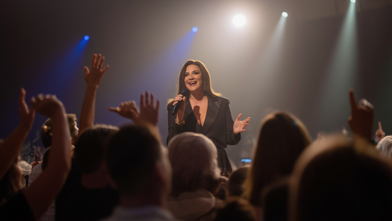 俄罗斯娜娜“洗白史”:从抽象女王到天降紫微星